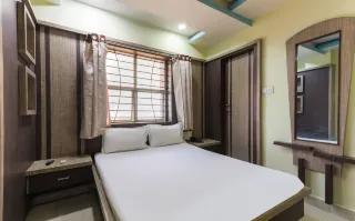 022691200082jwpkqAA40_Z_320_220_R5_D